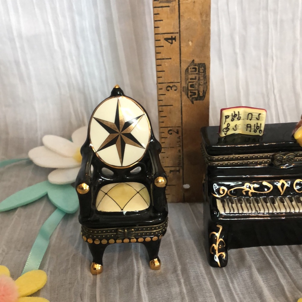 MUD PIE porcelain trinket boxes set Cat on top antique piano & Victorian chair - Picture 9 of 12